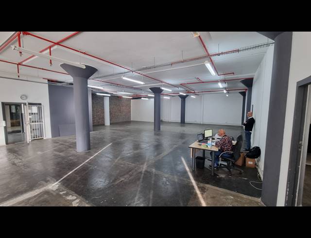 506M² BUSINESS TO LET IN WOODSTOCK